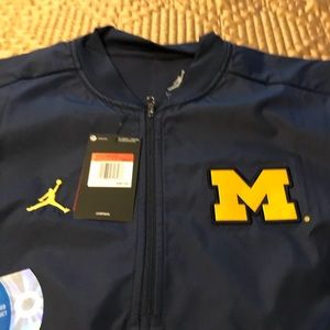 Pullover Michigan Jacket